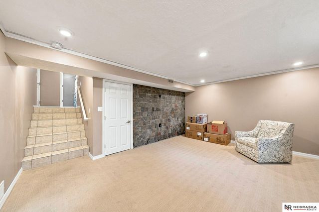 5201 NW 7th Street, Lincoln, NE 68521