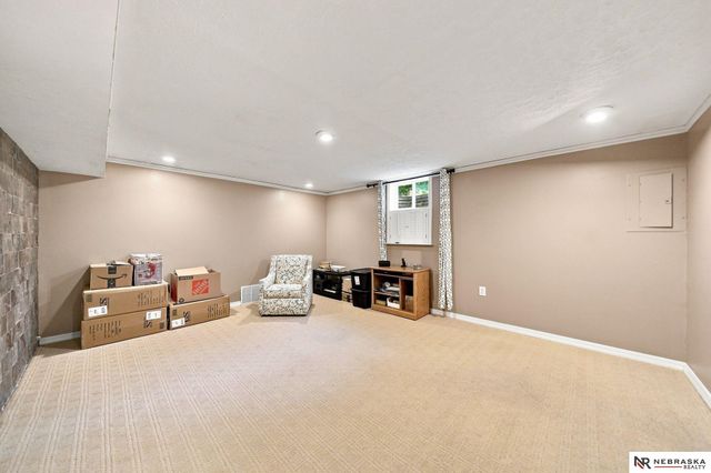 5201 NW 7th Street, Lincoln, NE 68521