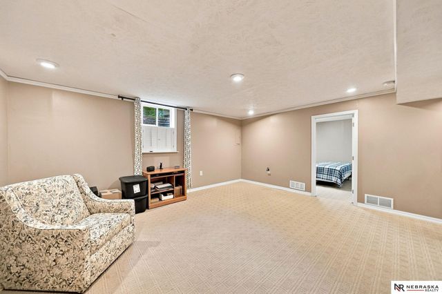 5201 NW 7th Street, Lincoln, NE 68521