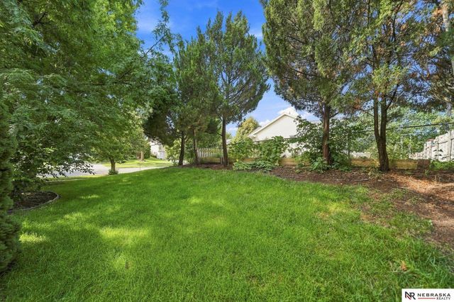 5201 NW 7th Street, Lincoln, NE 68521