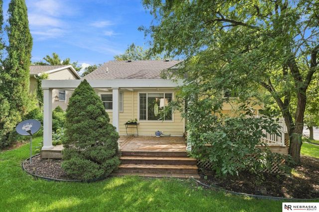 5201 NW 7th Street, Lincoln, NE 68521