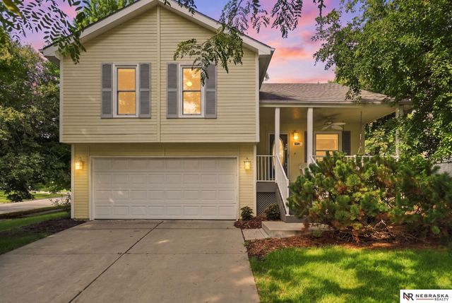 5201 NW 7th Street, Lincoln, NE 68521