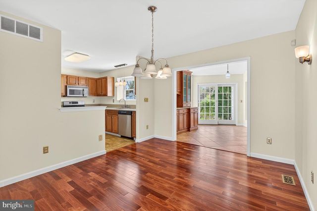 4 LINA DR, New Egypt, NJ 08533