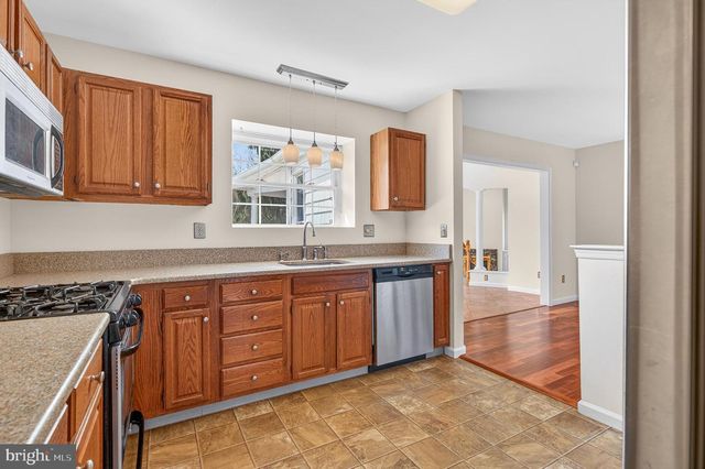 4 LINA DR, New Egypt, NJ 08533