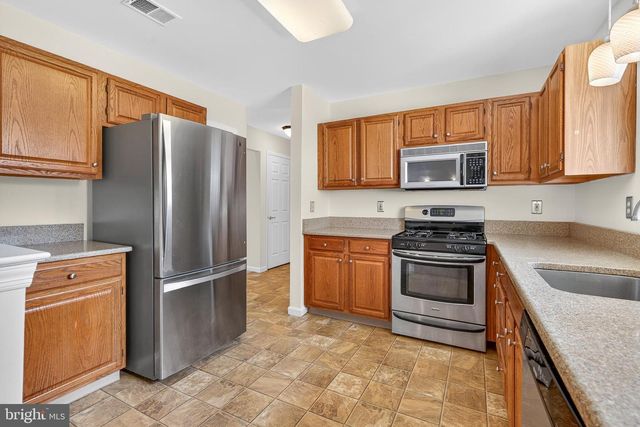 4 LINA DR, New Egypt, NJ 08533