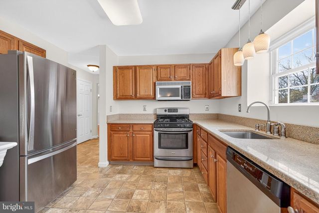 4 LINA DR, New Egypt, NJ 08533