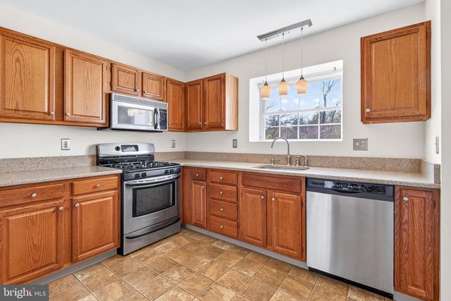 4 LINA DR, New Egypt, NJ 08533