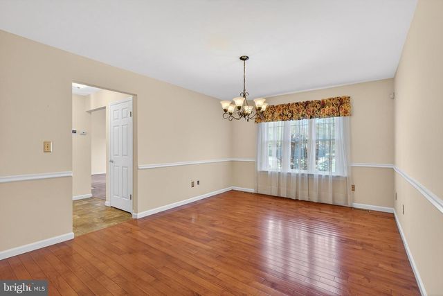 4 LINA DR, New Egypt, NJ 08533