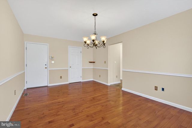 4 LINA DR, New Egypt, NJ 08533