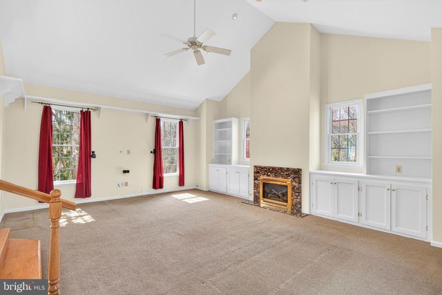 4 LINA DR, New Egypt, NJ 08533