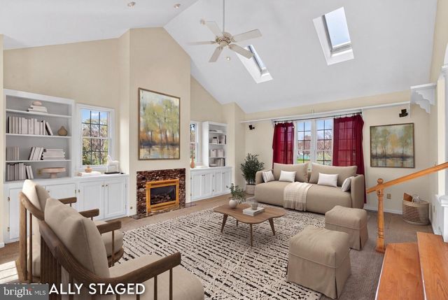 4 LINA DR, New Egypt, NJ 08533