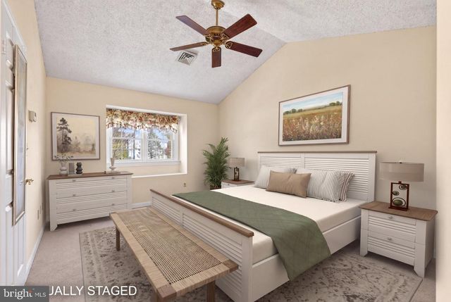 4 LINA DR, New Egypt, NJ 08533