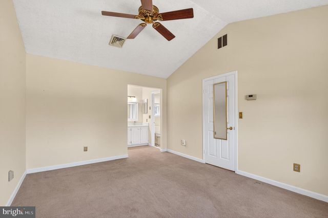 4 LINA DR, New Egypt, NJ 08533