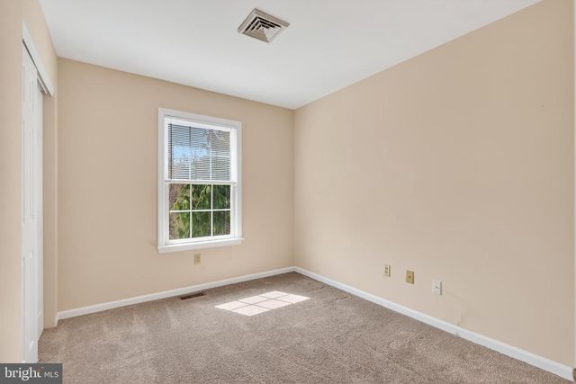 4 LINA DR, New Egypt, NJ 08533