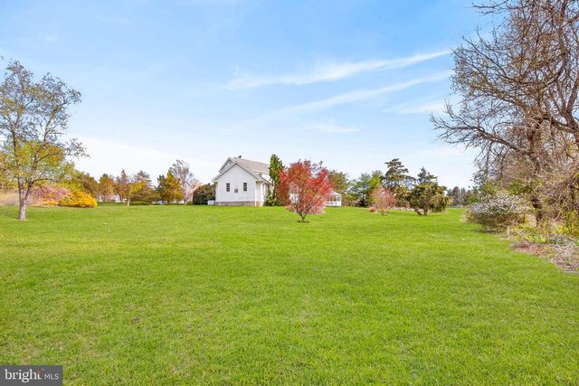 4 LINA DR, New Egypt, NJ 08533