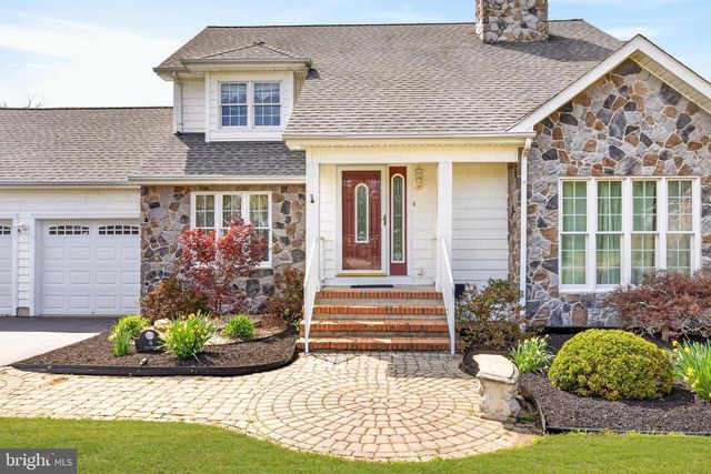 4 LINA DR, New Egypt, NJ 08533