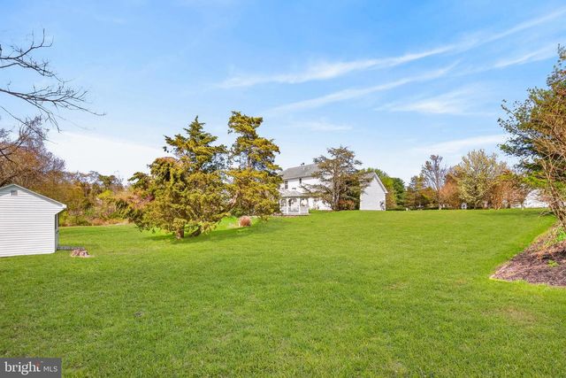 4 LINA DR, New Egypt, NJ 08533