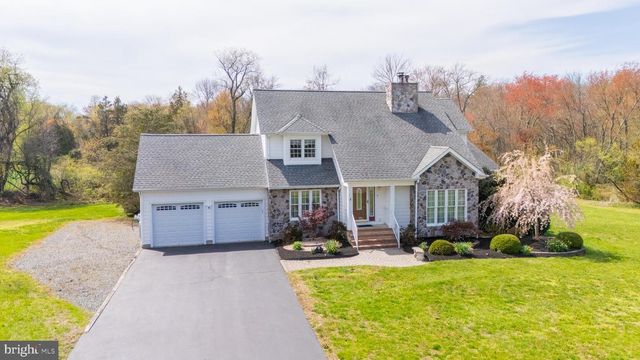 4 LINA DR, New Egypt, NJ 08533