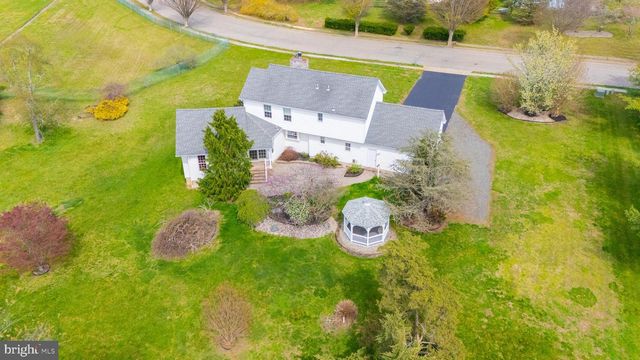 4 LINA DR, New Egypt, NJ 08533