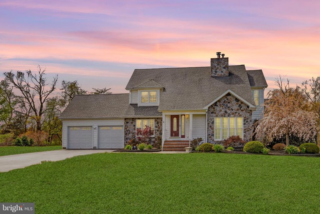 4 LINA DR, New Egypt, NJ 08533