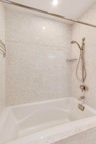 1718 W Wrightwood Avenue, Chicago, IL 60614