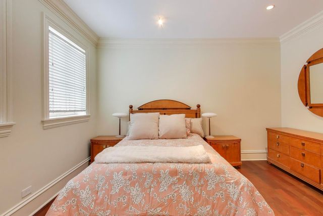 1718 W Wrightwood Avenue, Chicago, IL 60614