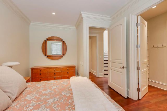 1718 W Wrightwood Avenue, Chicago, IL 60614