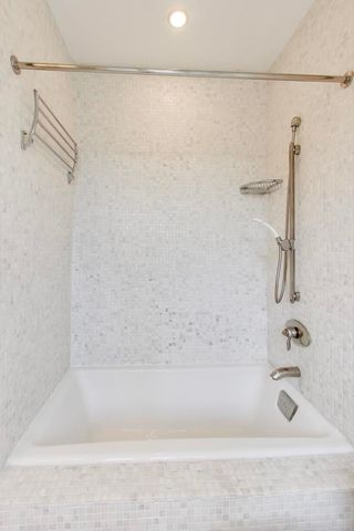1718 W Wrightwood Avenue, Chicago, IL 60614