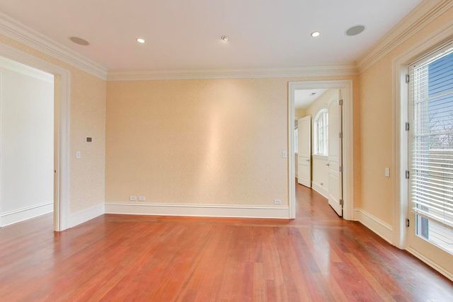1718 W Wrightwood Avenue, Chicago, IL 60614
