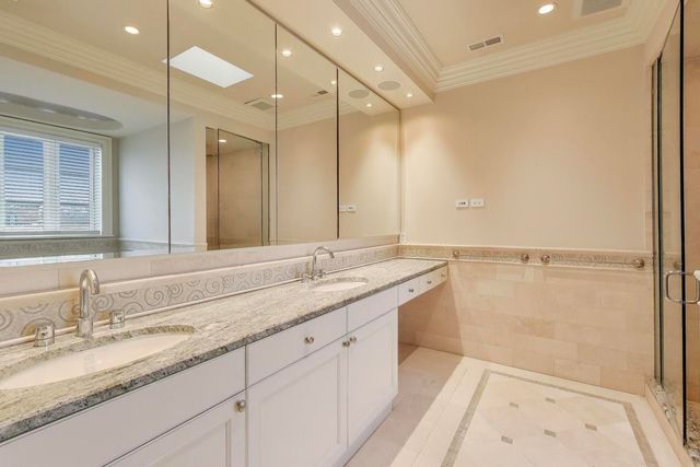 1718 W Wrightwood Avenue, Chicago, IL 60614
