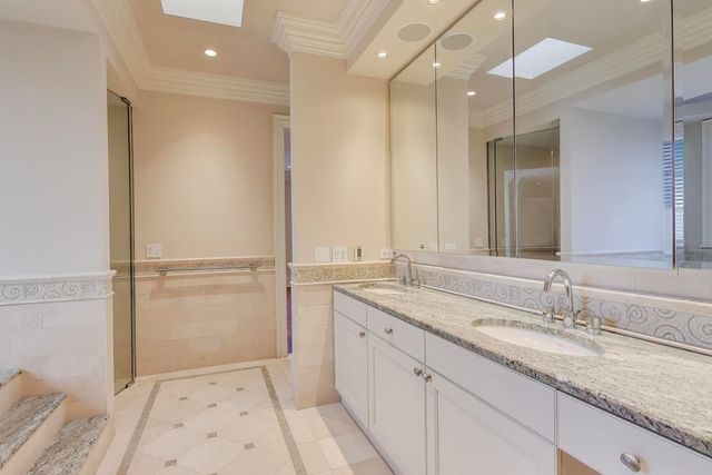 1718 W Wrightwood Avenue, Chicago, IL 60614
