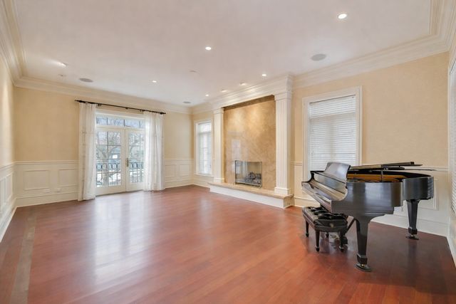 1718 W Wrightwood Avenue, Chicago, IL 60614