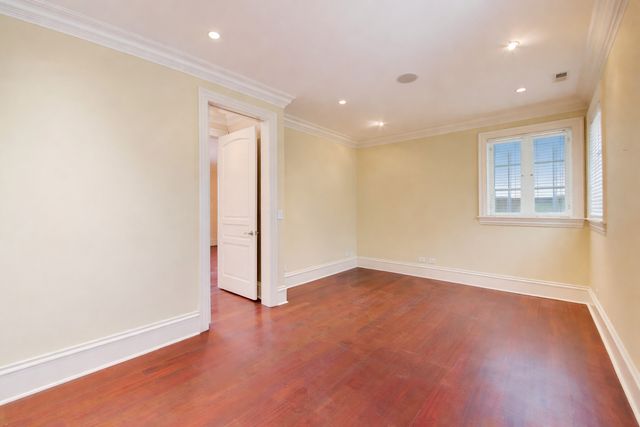 1718 W Wrightwood Avenue, Chicago, IL 60614