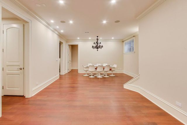 1718 W Wrightwood Avenue, Chicago, IL 60614