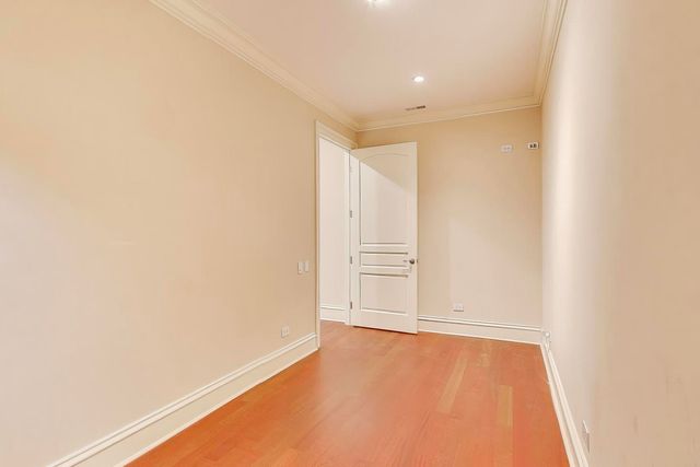 1718 W Wrightwood Avenue, Chicago, IL 60614