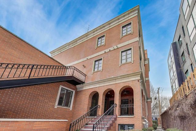 1718 W Wrightwood Avenue, Chicago, IL 60614