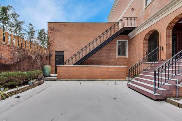 1718 W Wrightwood Avenue, Chicago, IL 60614