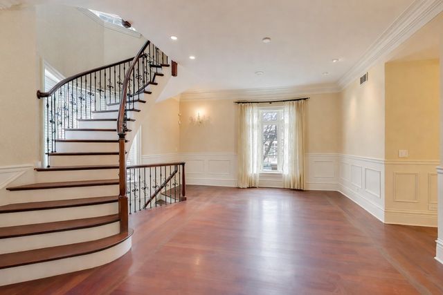 1718 W Wrightwood Avenue, Chicago, IL 60614