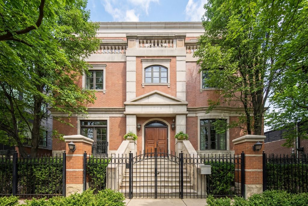 1718 W Wrightwood Avenue, Chicago, IL 60614