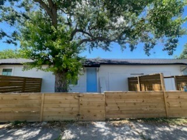 1002 23rd St, Corpus Christi, TX 78405