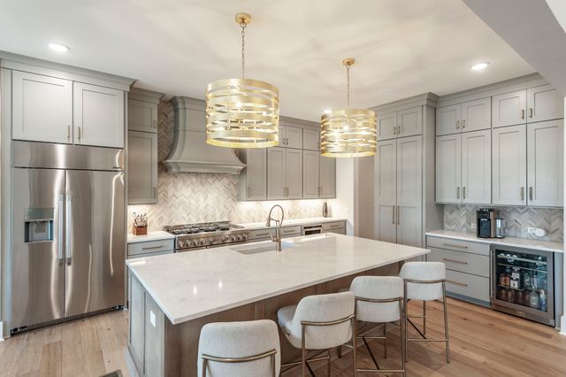 1305 Twin Springs Dr, Brentwood, TN 37027