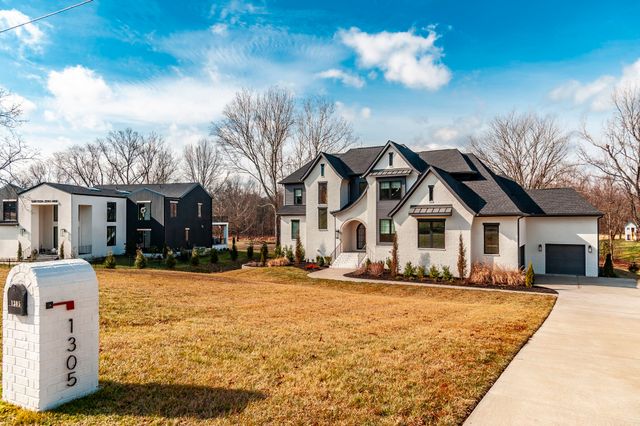 1305 Twin Springs Dr, Brentwood, TN 37027