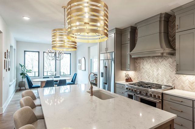 1305 Twin Springs Dr, Brentwood, TN 37027