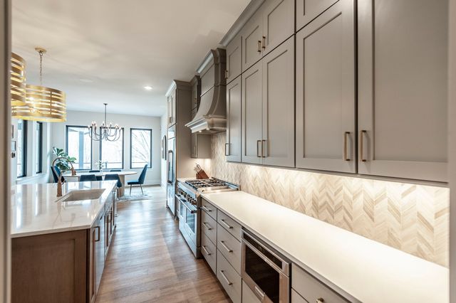 1305 Twin Springs Dr, Brentwood, TN 37027