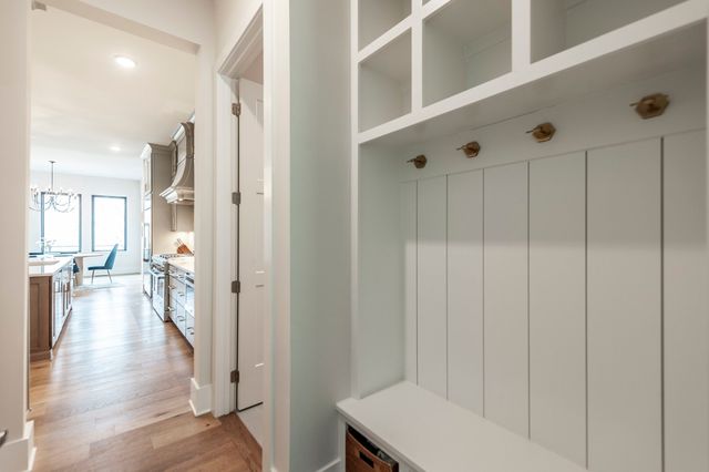 1305 Twin Springs Dr, Brentwood, TN 37027