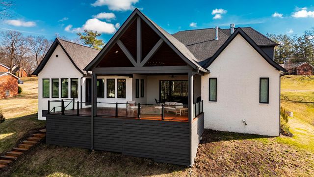 1305 Twin Springs Dr, Brentwood, TN 37027