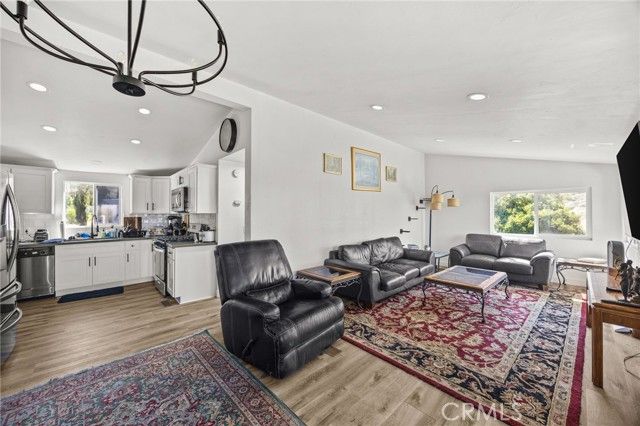 33180 Hollister, Lake Elsinore, CA 92530