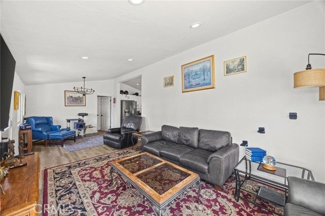 33180 Hollister, Lake Elsinore, CA 92530