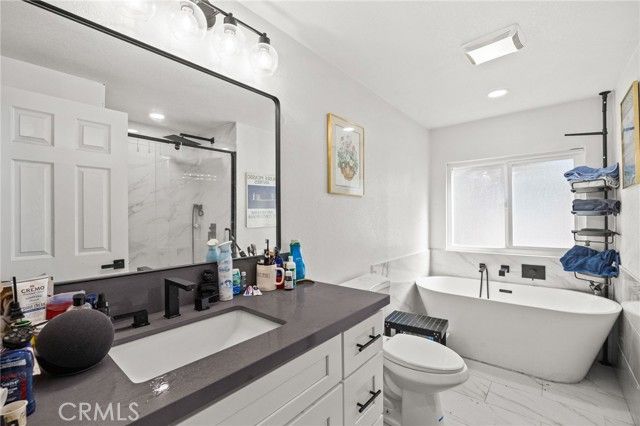 33180 Hollister, Lake Elsinore, CA 92530