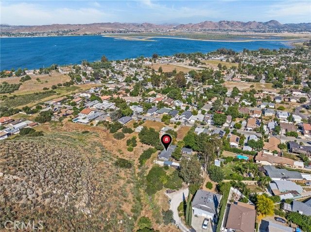 33180 Hollister, Lake Elsinore, CA 92530